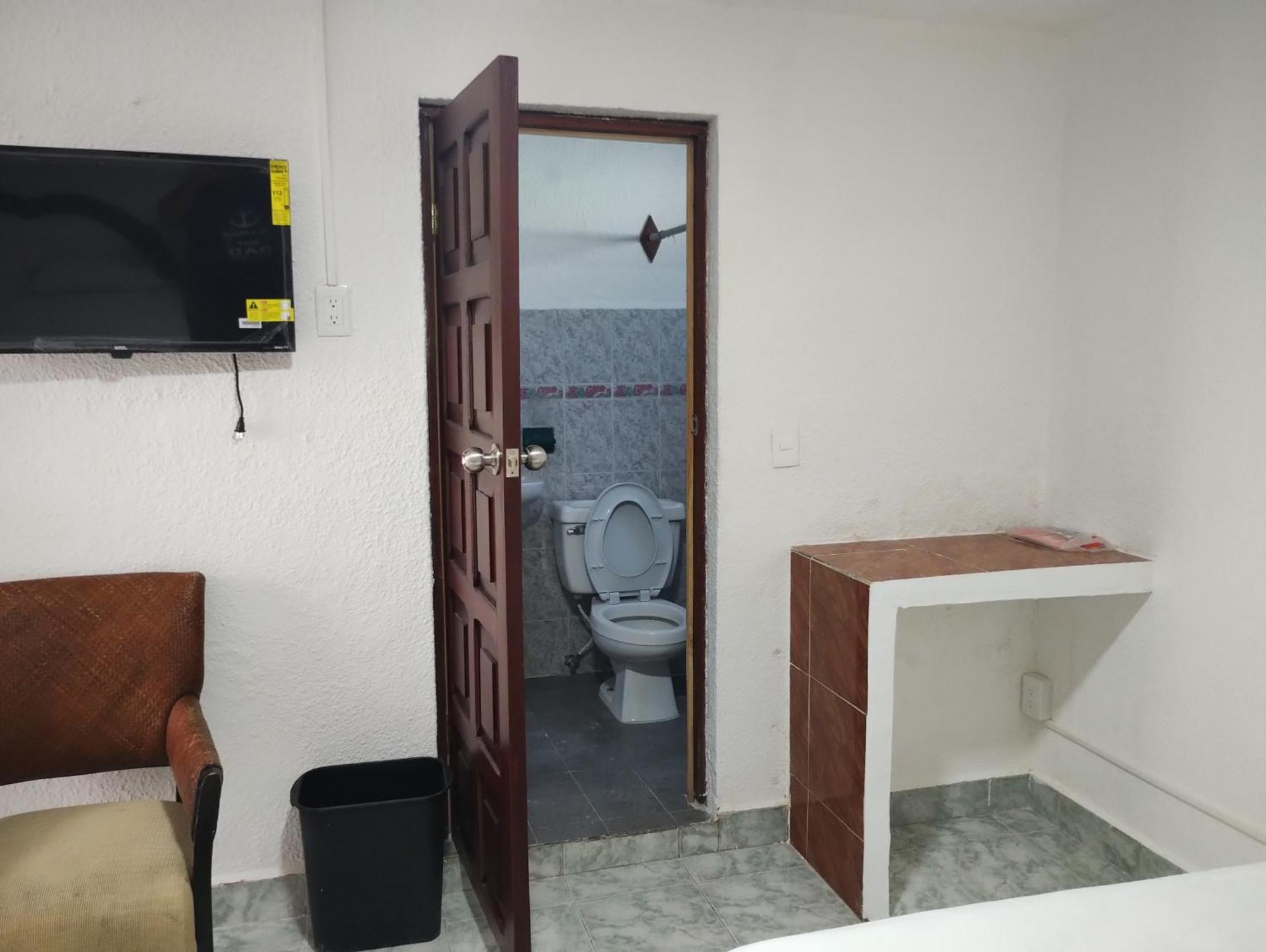 Casa De Huespedes Los Santos Канкун Экстерьер фото